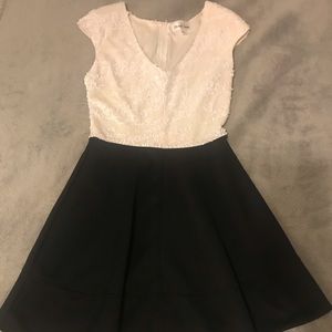 Beautiful Black and White Dress!